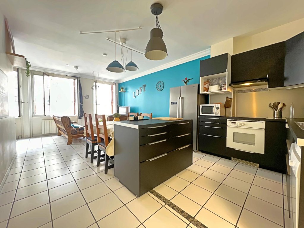 APPARTEMENT T5 A VENDRE - ST ETIENNE - 117 m2 - 129 000 &euro;