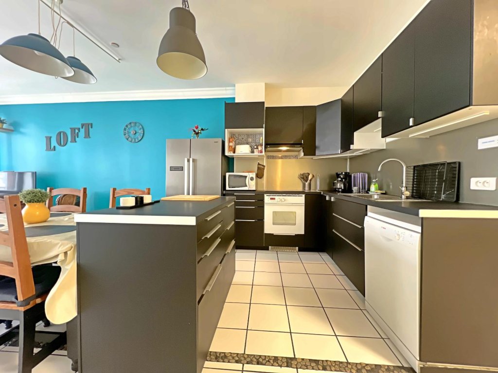 APPARTEMENT T5 A VENDRE - ST ETIENNE - 117 m2 - 129 000 &euro;