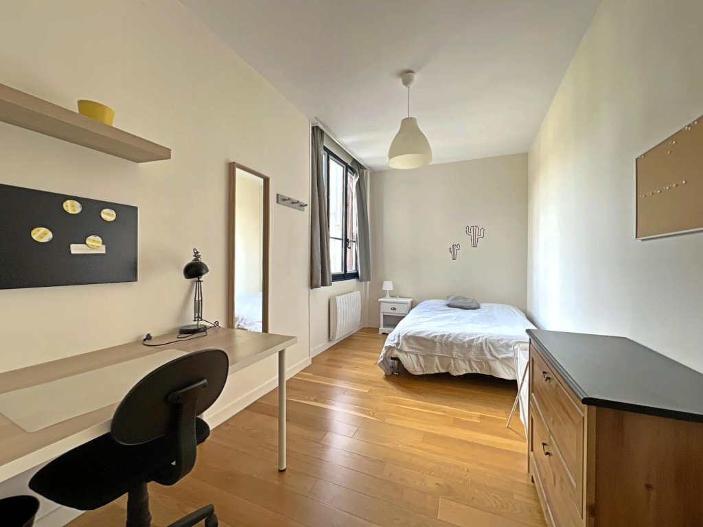 APPARTEMENT T5 A VENDRE - ST ETIENNE - 117 m2 - 129 000 &euro;