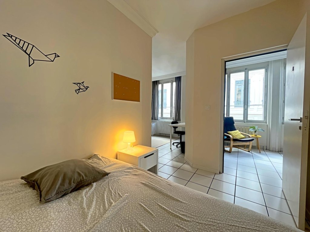 APPARTEMENT T5 A VENDRE - ST ETIENNE - 117 m2 - 129 000 &euro;