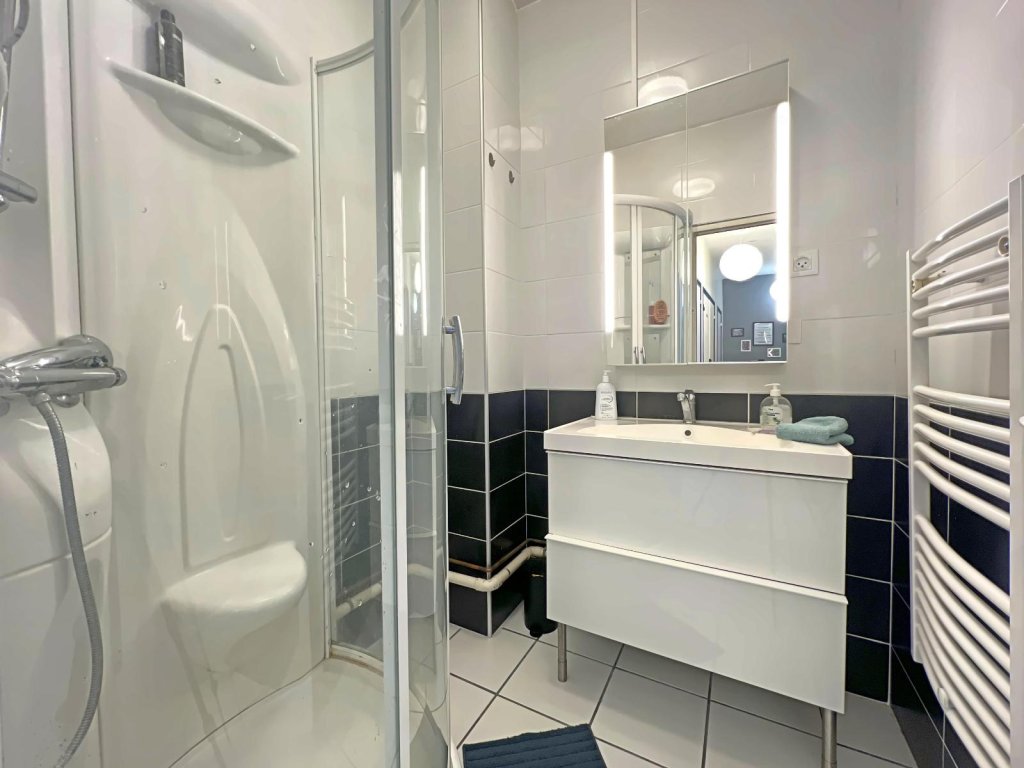 APPARTEMENT T5 A VENDRE - ST ETIENNE - 117 m2 - 129 000 &euro;