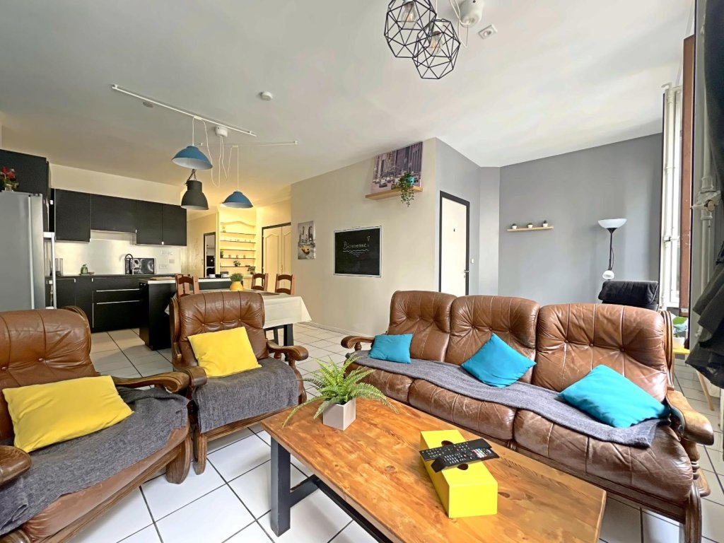 APPARTEMENT T5 A VENDRE - ST ETIENNE - 117 m2 - 129 000 &euro;
