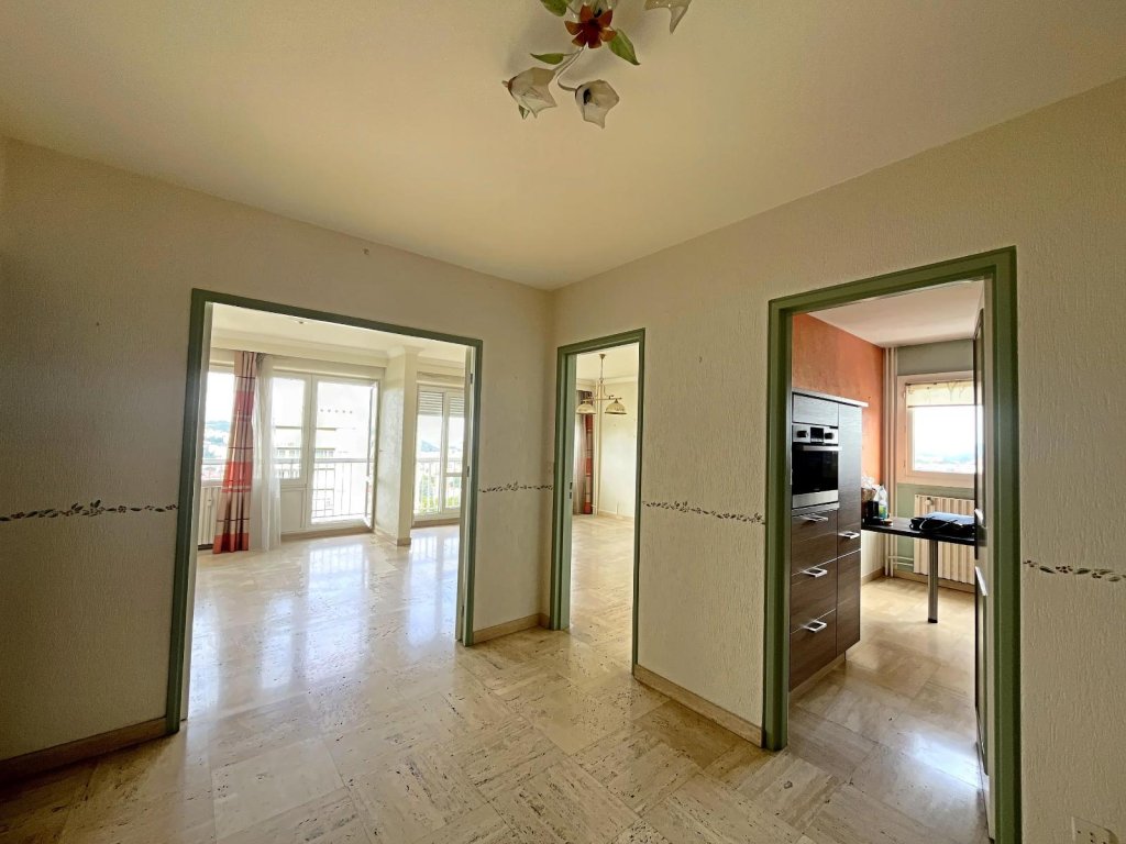 APPARTEMENT T5 A VENDRE - ST ETIENNE - 100 m2 - 95 000 &euro;