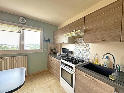 APPARTEMENT T5 A VENDRE - ST ETIENNE - 100 m2 - 95 000 &euro;
