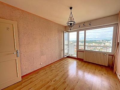 APPARTEMENT T5 A VENDRE - ST ETIENNE - 100 m2 - 95 000 &euro;