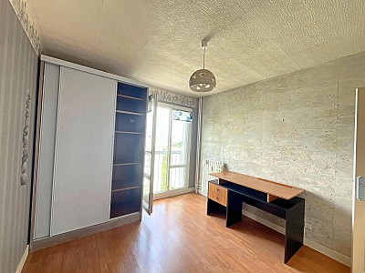 APPARTEMENT T5 A VENDRE - ST ETIENNE - 100 m2 - 95 000 &euro;