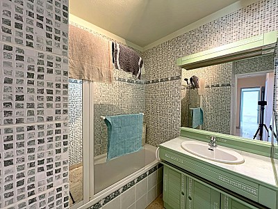 APPARTEMENT T5 A VENDRE - ST ETIENNE - 100 m2 - 95 000 &euro;