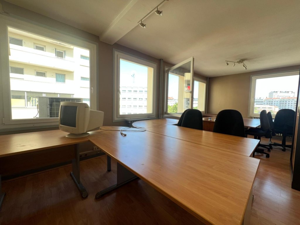 APPARTEMENT T5 A VENDRE - ST ETIENNE - 115 m2 - 139 000 &euro;
