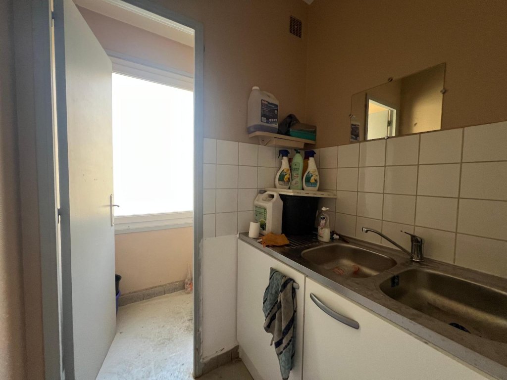 APPARTEMENT T5 A VENDRE - ST ETIENNE - 115 m2 - 139 000 &euro;