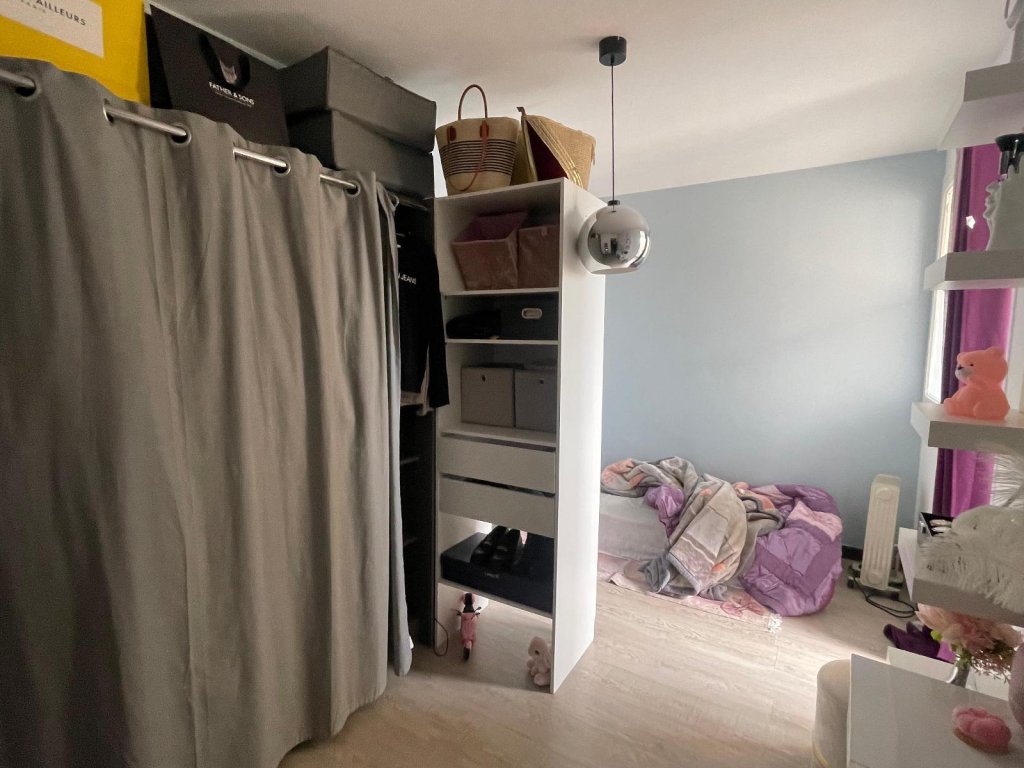 APPARTEMENT T5 A VENDRE - ST ETIENNE - 68 m2 - 65 000 &euro;