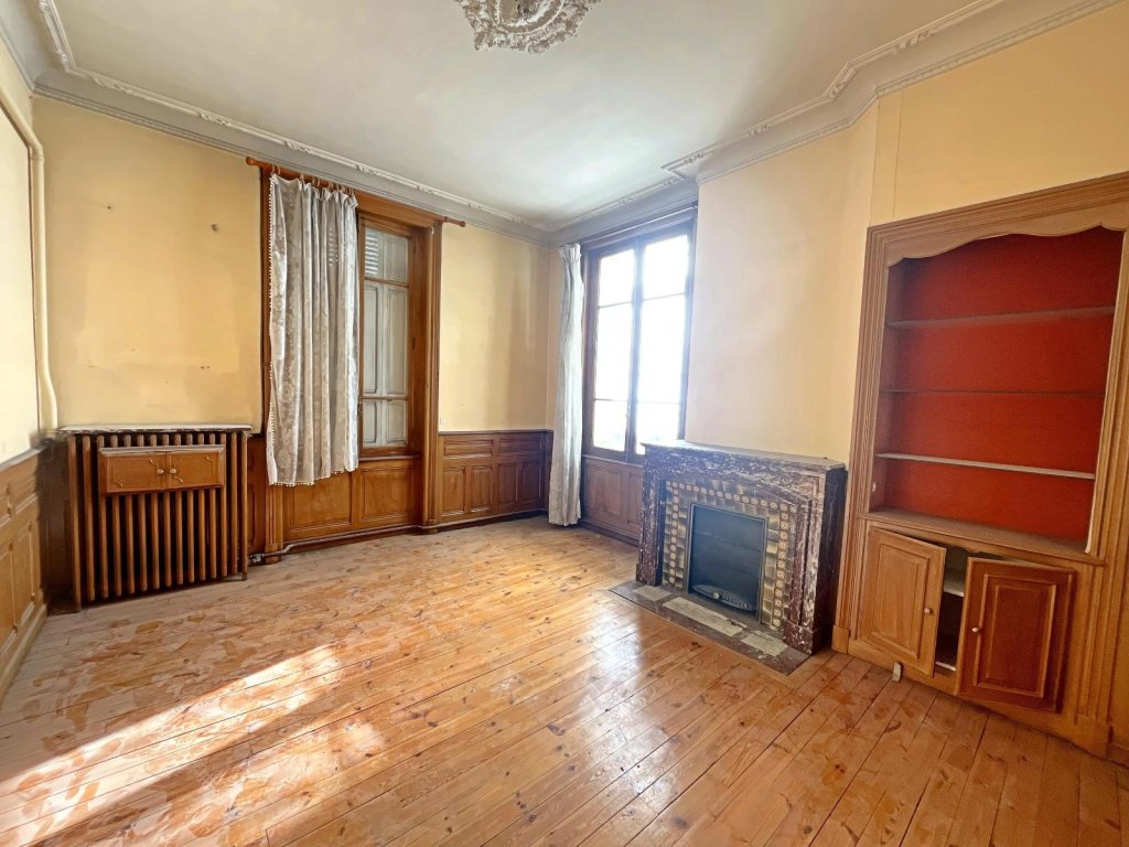 APPARTEMENT T5 A VENDRE - ST ETIENNE - 108 m2 - 95 000 &euro;