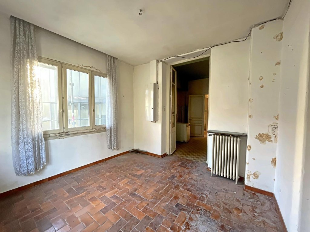 APPARTEMENT T5 A VENDRE - ST ETIENNE - 108 m2 - 95 000 &euro;