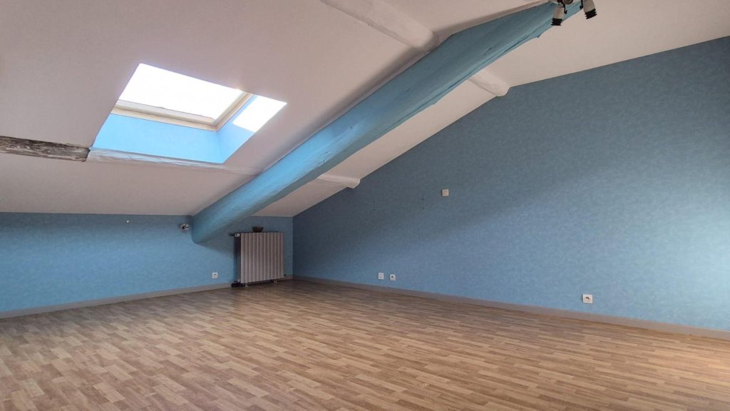 APPARTEMENT T5 A VENDRE - ST ETIENNE - 100 m2 - 89 000 &euro;