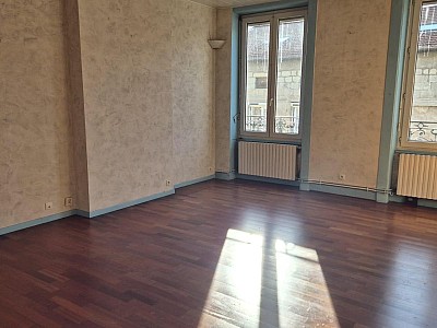 APPARTEMENT T5 A VENDRE - ST ETIENNE - 100 m2 - 89 000 &euro;