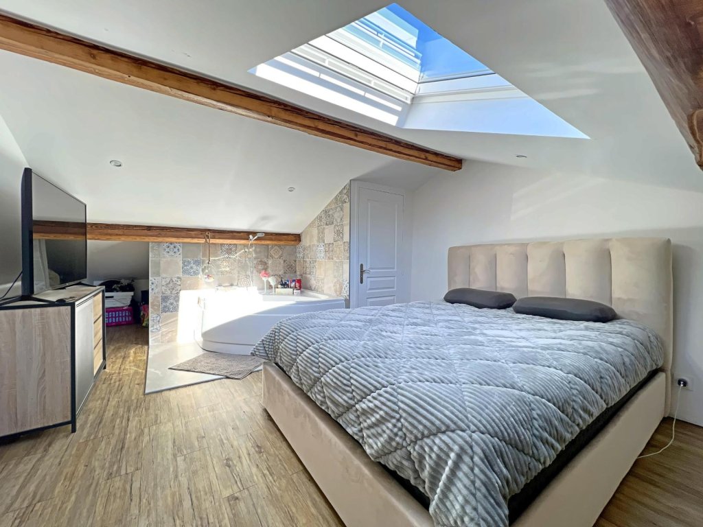 APPARTEMENT T5 A VENDRE - ST ETIENNE - 95 m2 - 179 000 &euro;