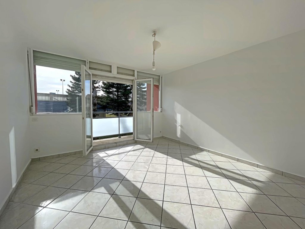APPARTEMENT T6 A VENDRE - ST ETIENNE - 129 m2 - 135 000 &euro;