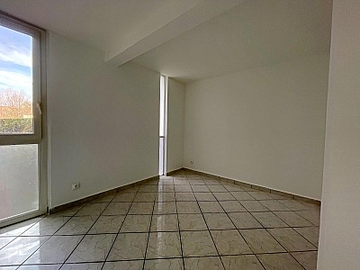 APPARTEMENT T6 A VENDRE - ST ETIENNE - 129 m2 - 135 000 &euro;