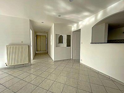APPARTEMENT T6 A VENDRE - ST ETIENNE - 129 m2 - 135 000 &euro;