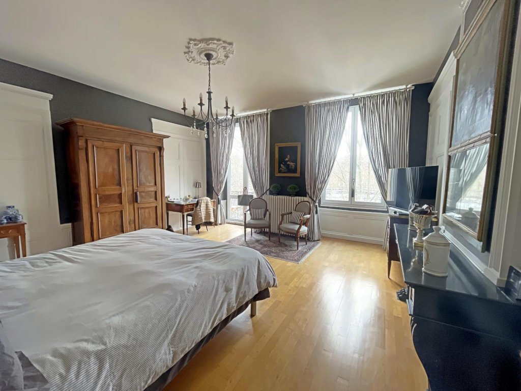 APPARTEMENT T6 A VENDRE - ST ETIENNE Centre Ville - 186.29 m2 - 250 000 &euro;