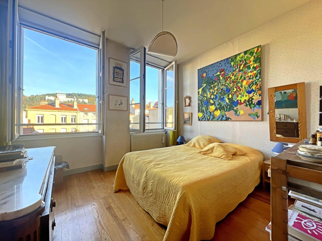 APPARTEMENT T9 A VENDRE - ST ETIENNE - 172 m2 - 175 000 &euro;