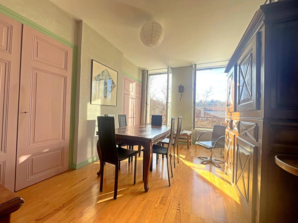 APPARTEMENT T9 A VENDRE - ST ETIENNE - 172 m2 - 175 000 &euro;