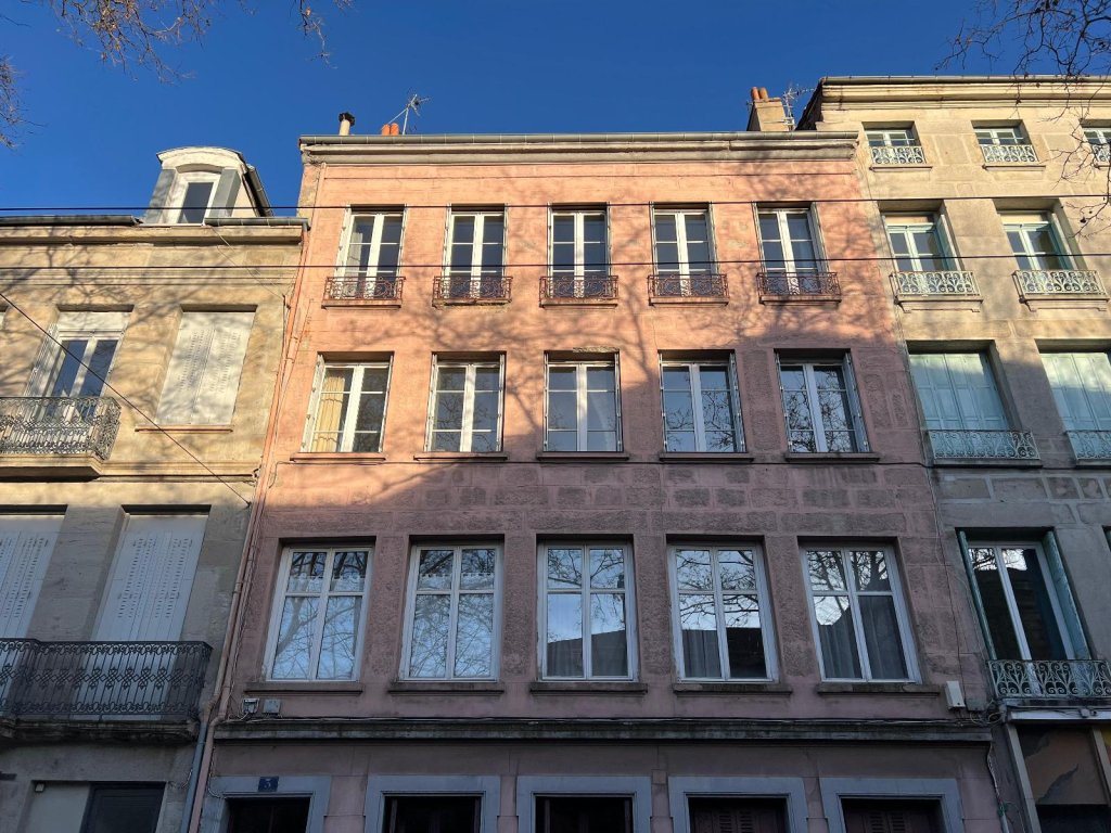 APPARTEMENT T9 A VENDRE - ST ETIENNE - 172 m2 - 175 000 &euro;