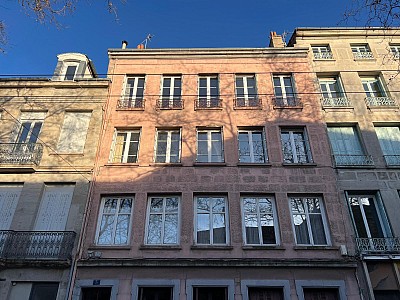 APPARTEMENT T9 A VENDRE - ST ETIENNE - 172 m2 - 175 000 &euro;