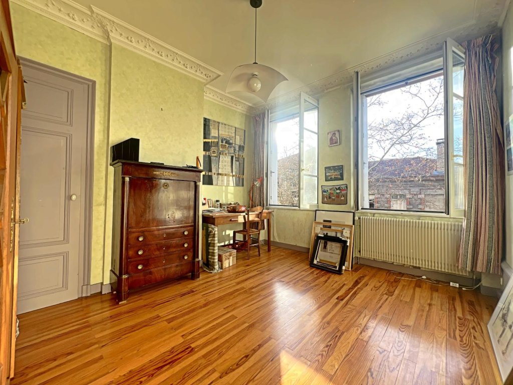 APPARTEMENT T9 A VENDRE - ST ETIENNE - 172 m2 - 175 000 &euro;