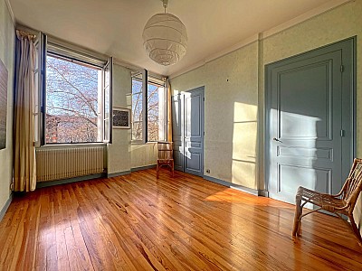 APPARTEMENT T9 A VENDRE - ST ETIENNE - 172 m2 - 175 000 &euro;