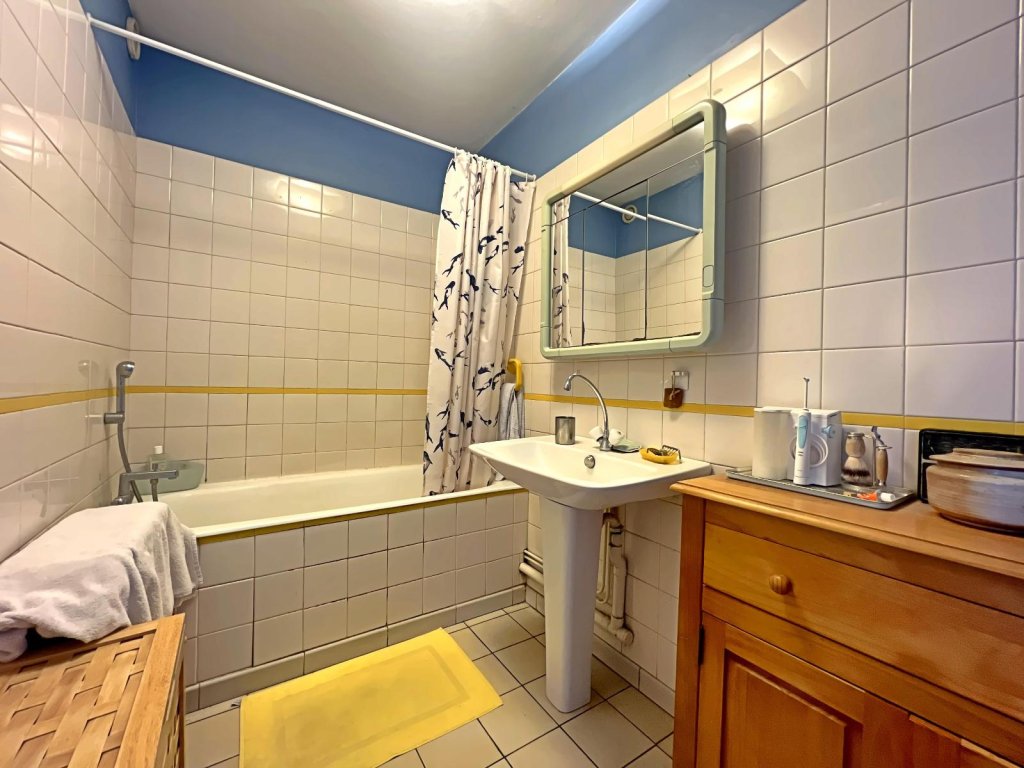 APPARTEMENT T9 A VENDRE - ST ETIENNE - 172 m2 - 175 000 &euro;