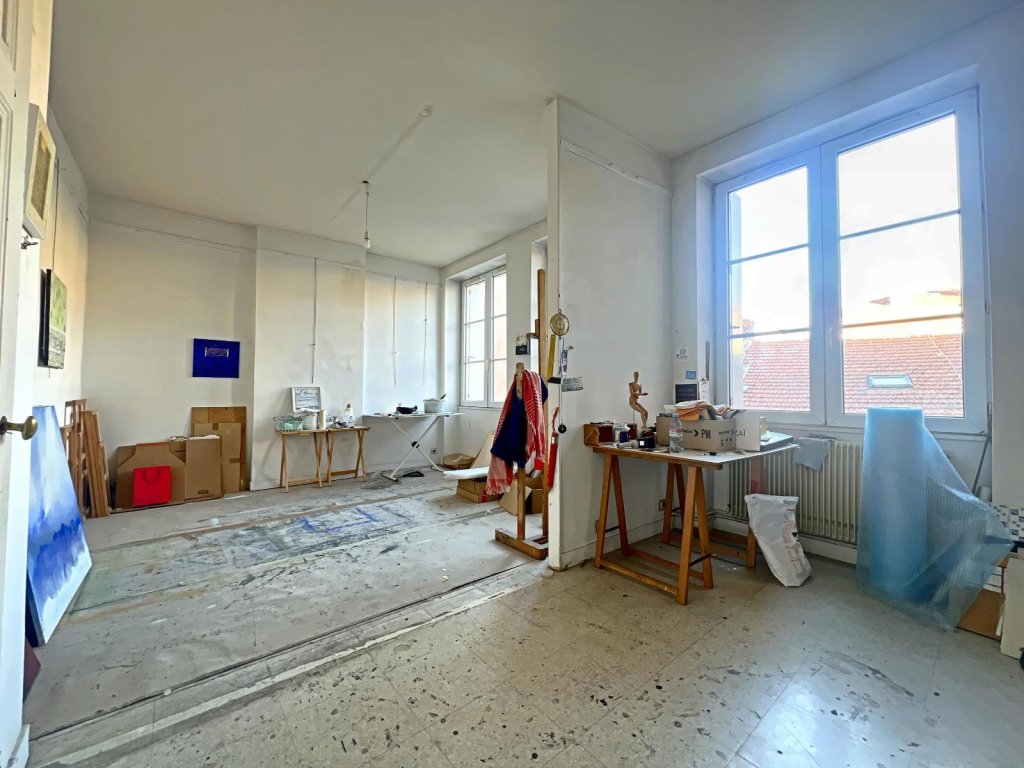 APPARTEMENT T9 A VENDRE - ST ETIENNE - 172 m2 - 175 000 &euro;